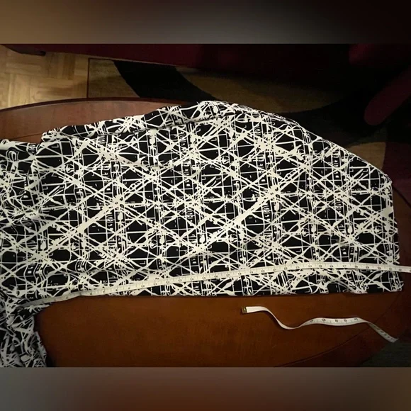 Karen-T Design jumpsuit / romper wide-leg. Black & white geometric. Stretchy. L - Picture 12 of 13